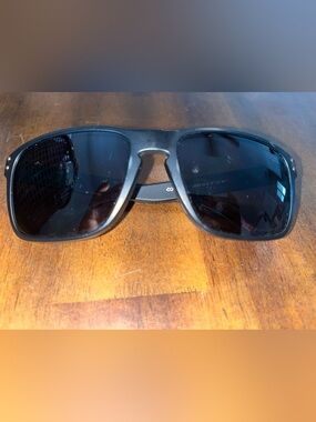 Oakley Holbrook Sunglasses 🕶️
